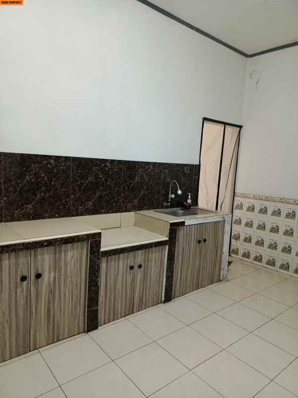 dijual rumah jl alternatif cibubur