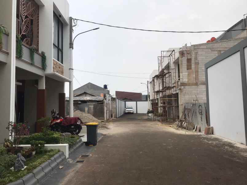 dijual rumah jl benda