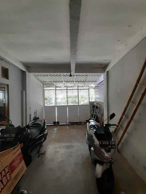 dijual rumah jl caringin raya jalan h