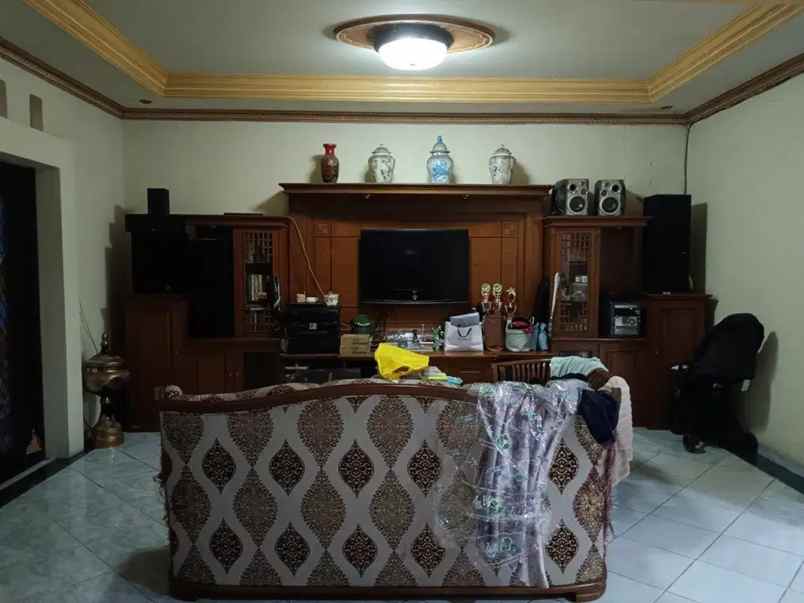 dijual rumah jl cempaka putih tengah