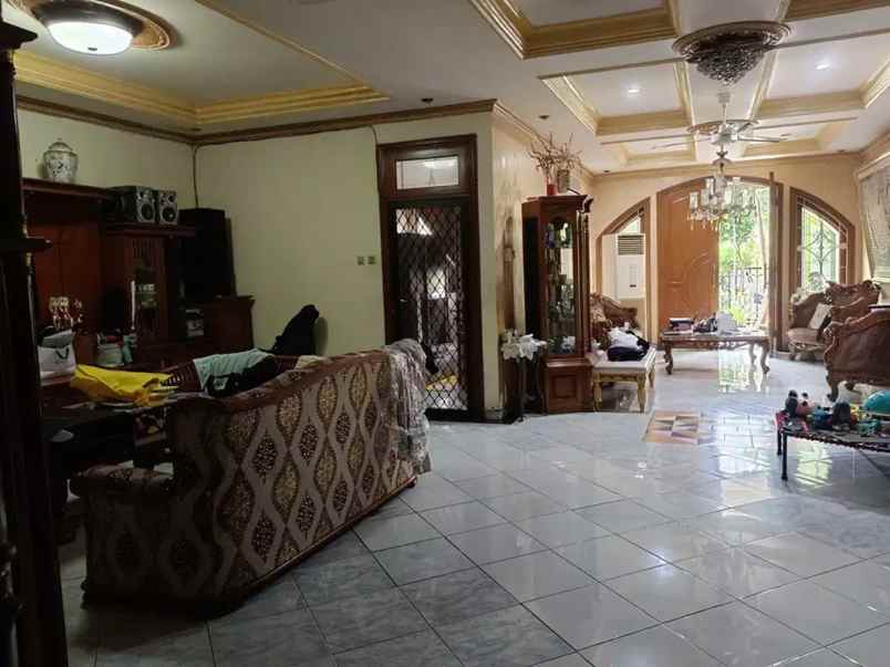 dijual rumah jl cempaka putih tengah