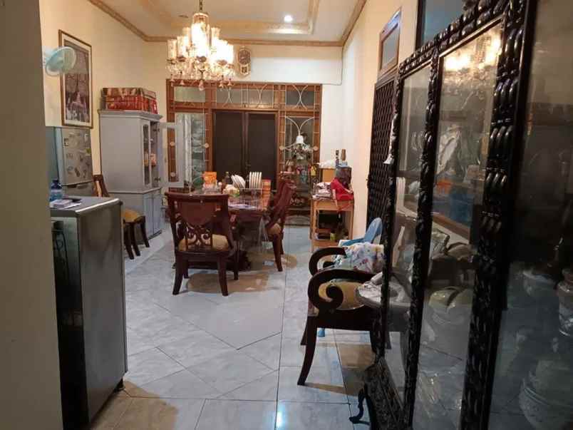 dijual rumah jl cempaka putih tengah