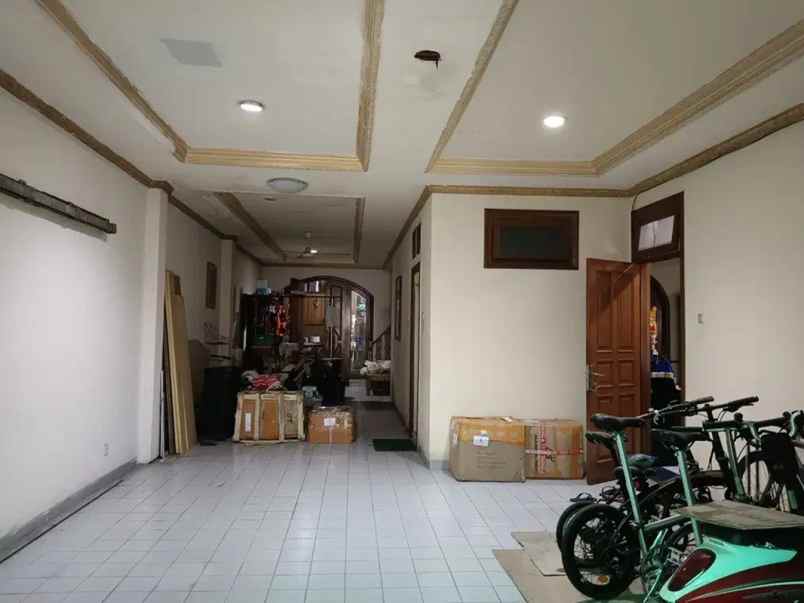 dijual rumah jl cempaka putih tengah