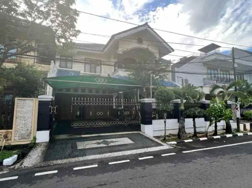 dijual rumah jl cempaka putih tengah