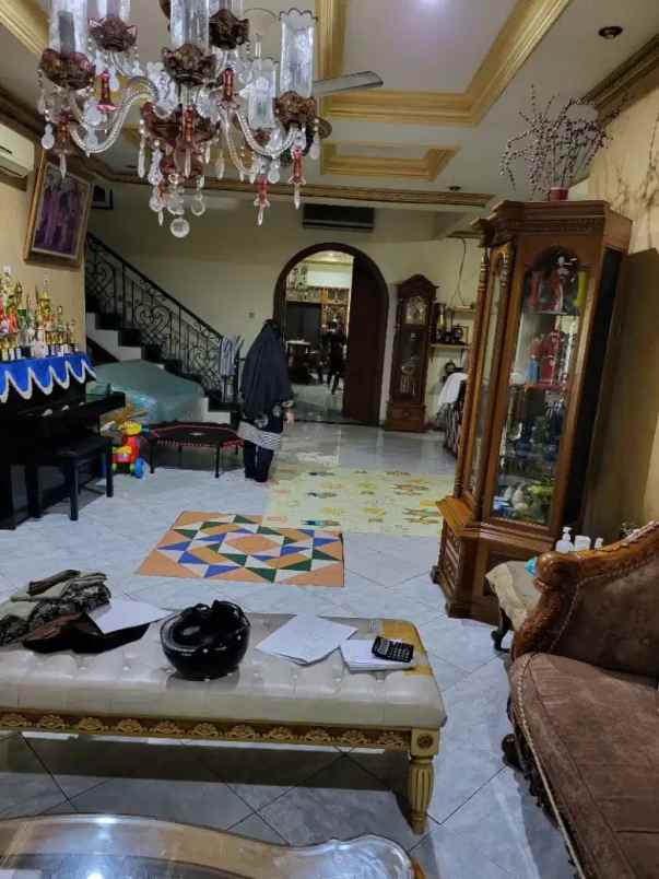 dijual rumah jl cempaka putih tengah