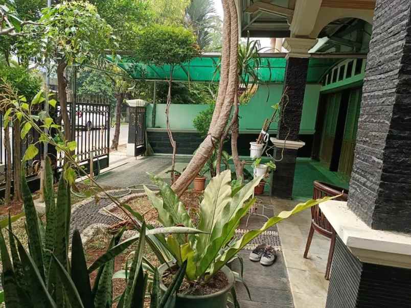 dijual rumah jl cempaka putih tengah