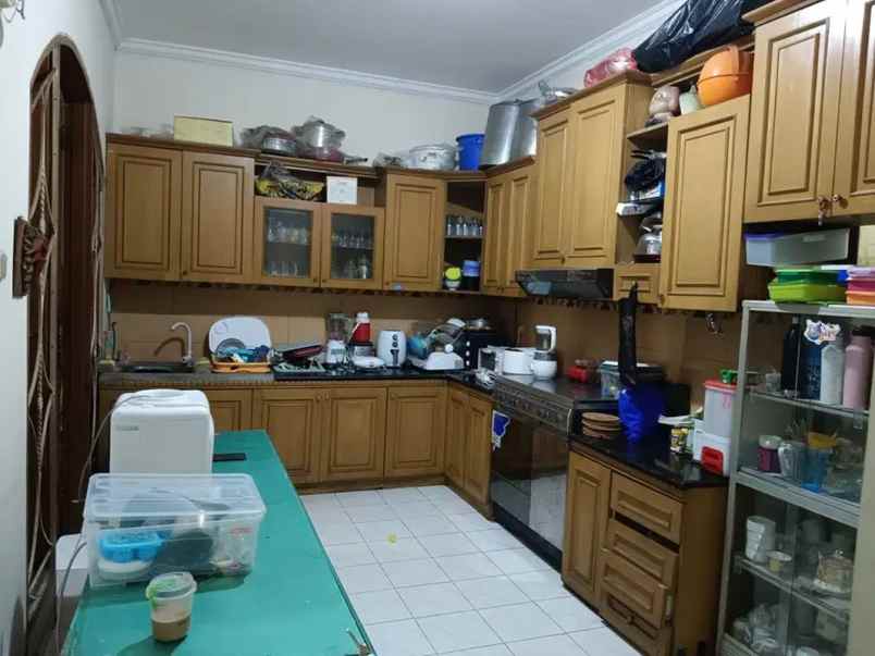 dijual rumah jl cempaka putih tengah