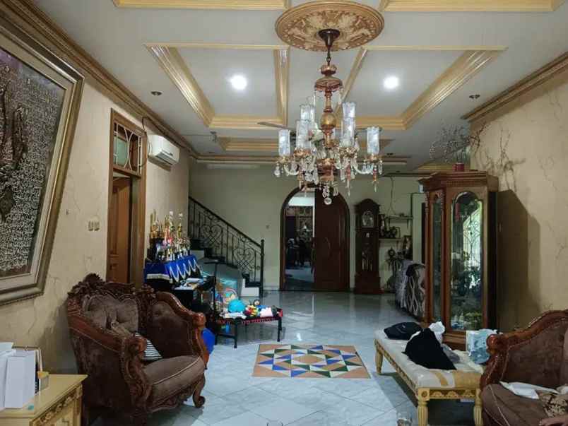 dijual rumah jl cempaka putih tengah