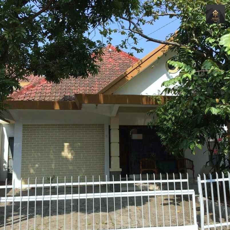 dijual rumah jl cikutra cicadas