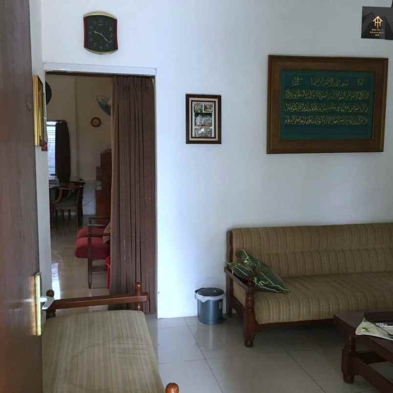 dijual rumah jl cikutra cicadas