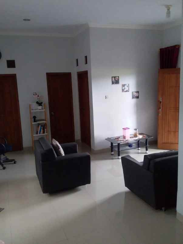 dijual rumah jl cupuwatu ii no 39