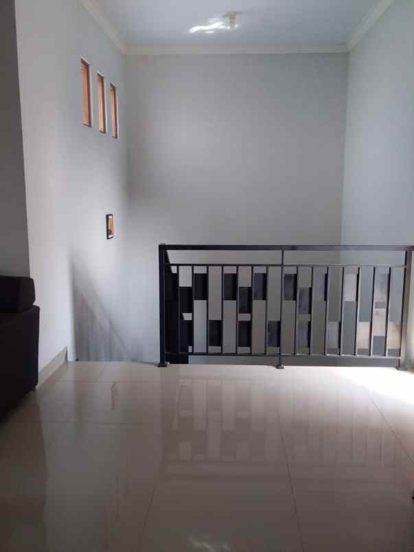 dijual rumah jl cupuwatu ii no 39