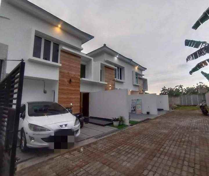 dijual rumah jl dehir