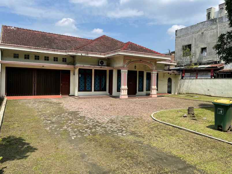 dijual rumah jl gagak hitam