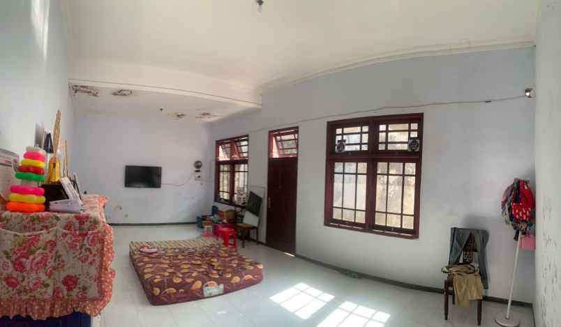 dijual rumah jl gajahmada