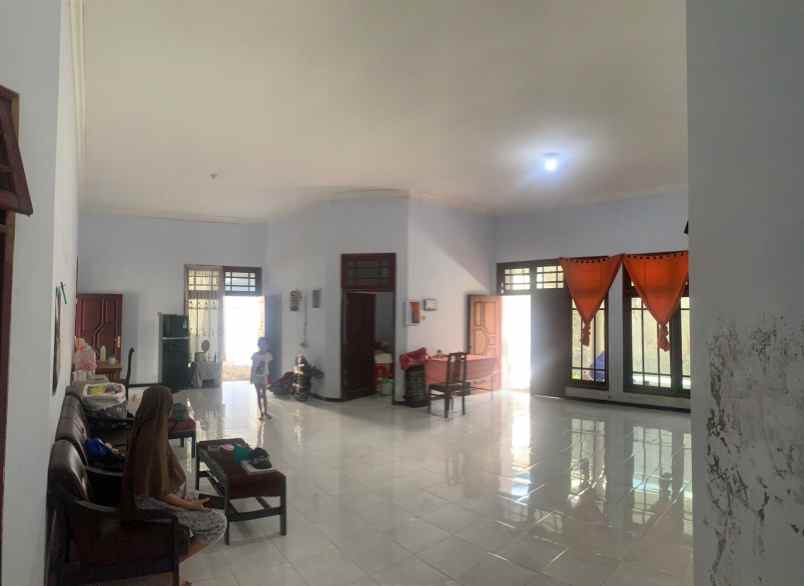 dijual rumah jl gajahmada