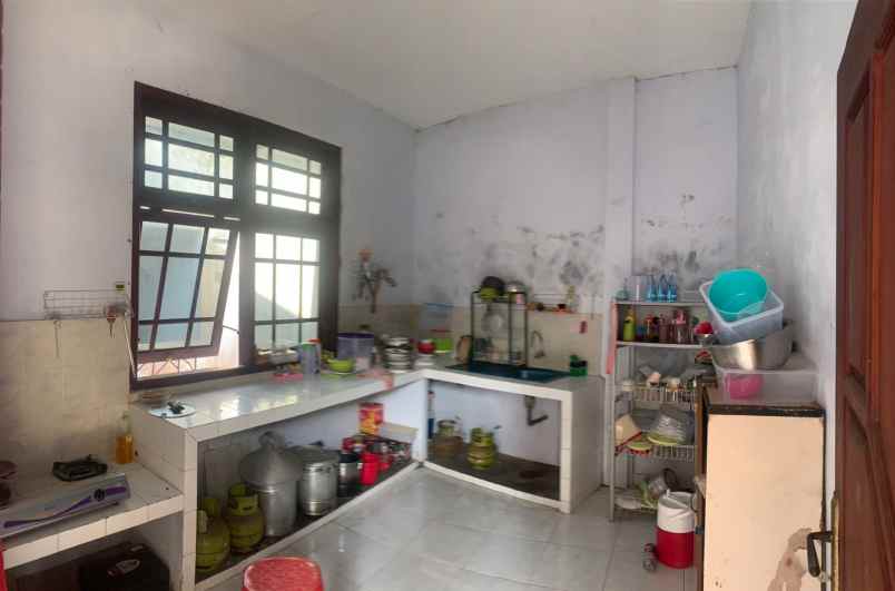 dijual rumah jl gajahmada