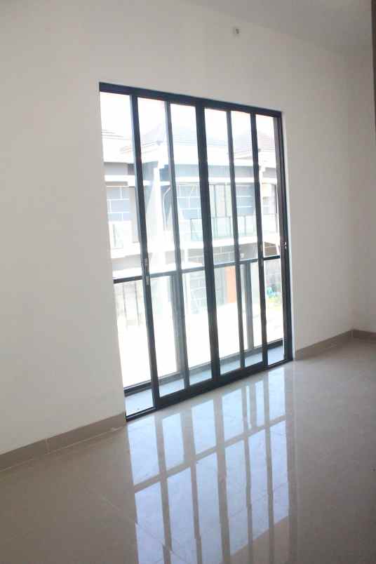 dijual rumah jl kemang buaran kec