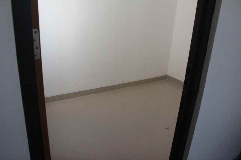 dijual rumah jl kemang buaran kec