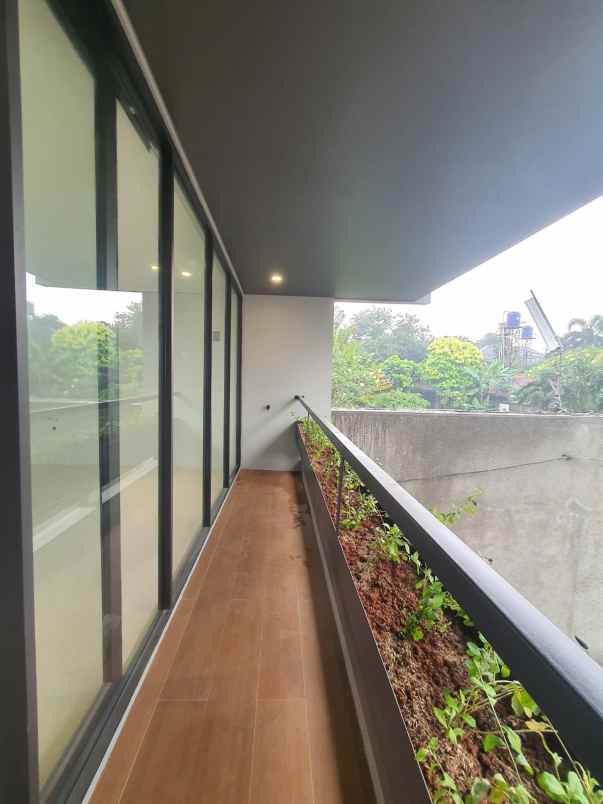 dijual rumah jl kemang selatan