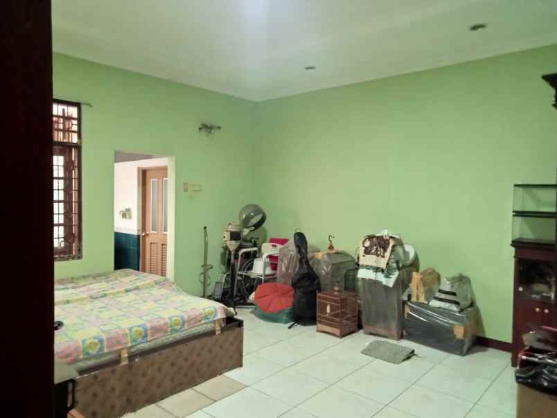 dijual rumah jl kembang elok utama puri