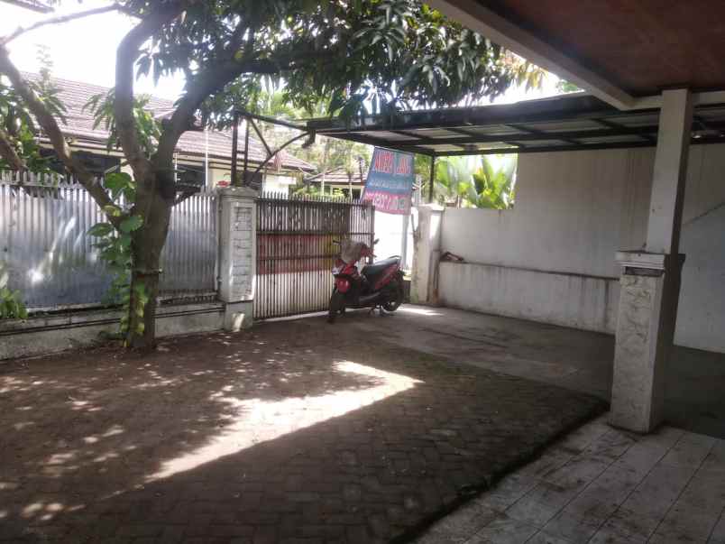 dijual rumah jl kinanti turangga