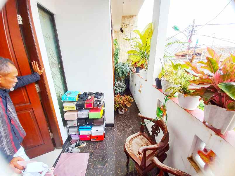 dijual rumah jl kolonel sugiono komplek