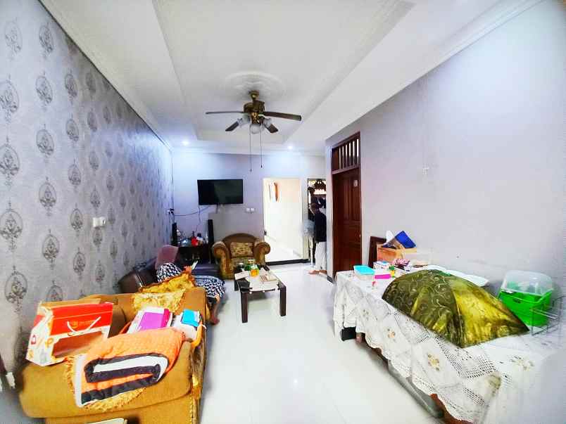 dijual rumah jl kolonel sugiono komplek