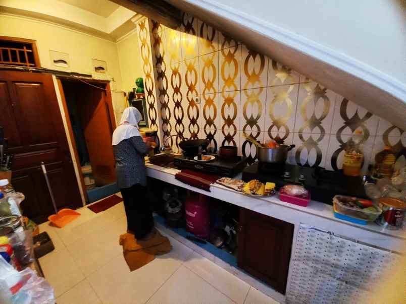 dijual rumah jl kolonel sugiono komplek