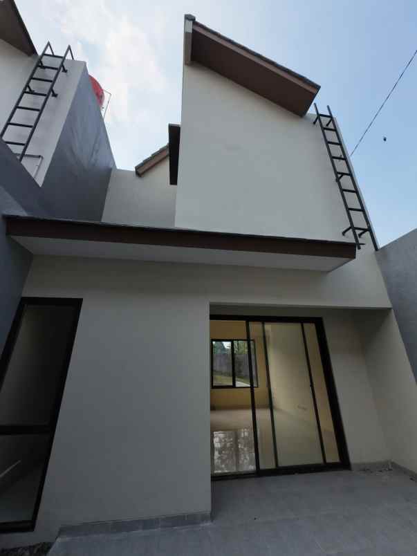 dijual rumah jl kp pajeleran gn sukahati