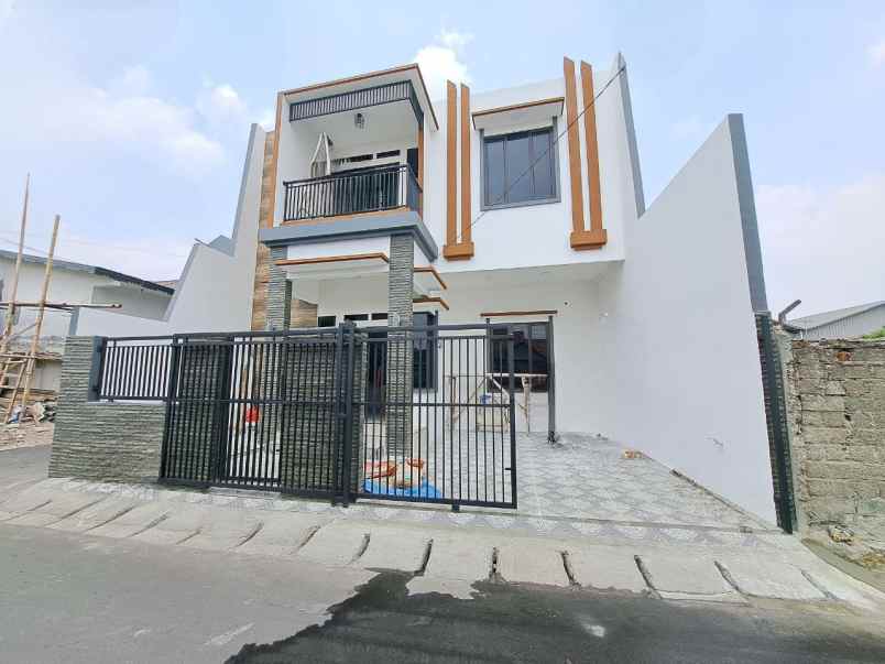 dijual rumah jl lapan raya pekayon