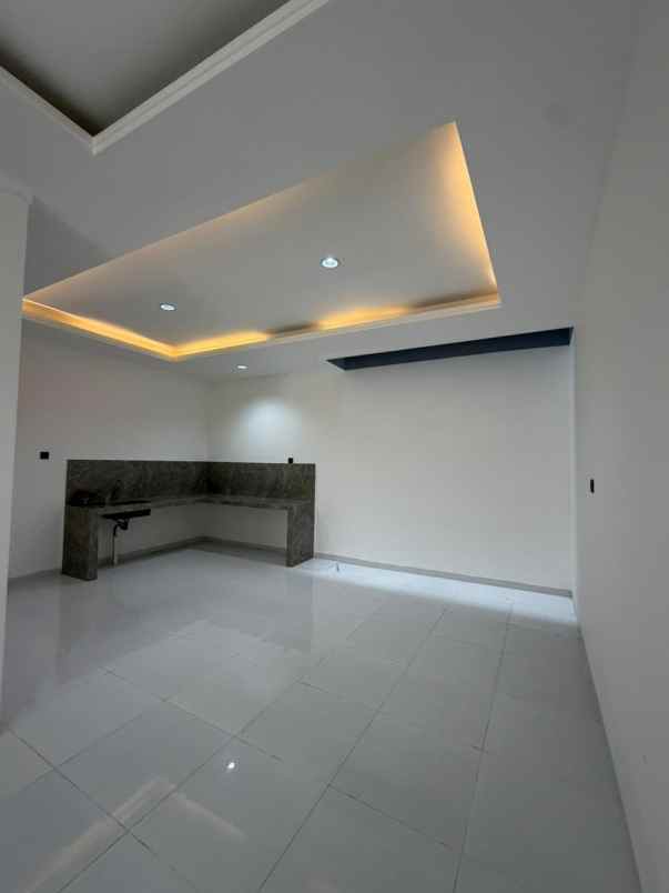 dijual rumah jl mandala