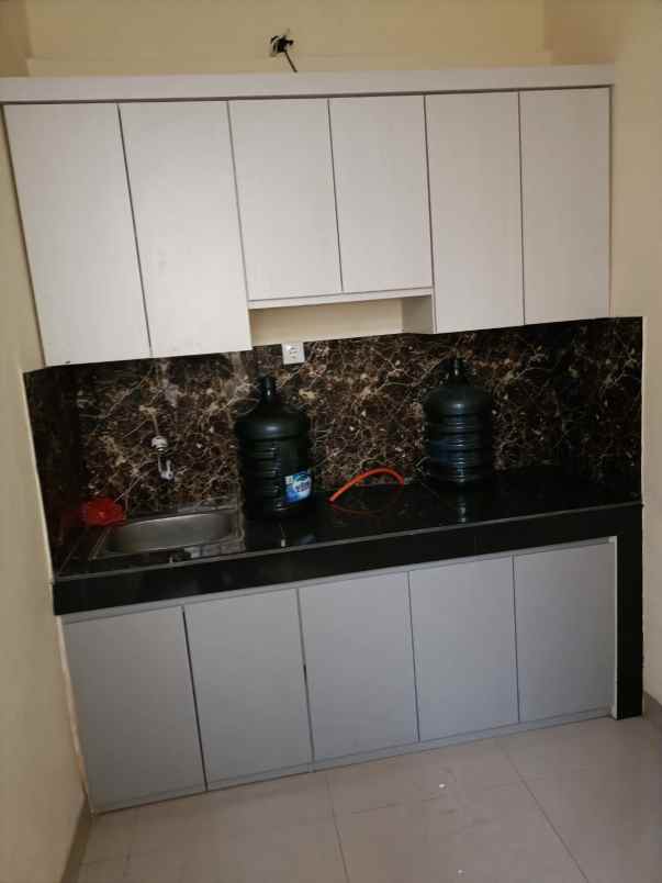 dijual rumah jl mawar merah perumnas