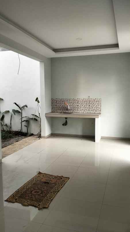 dijual rumah jl merkuri komplek