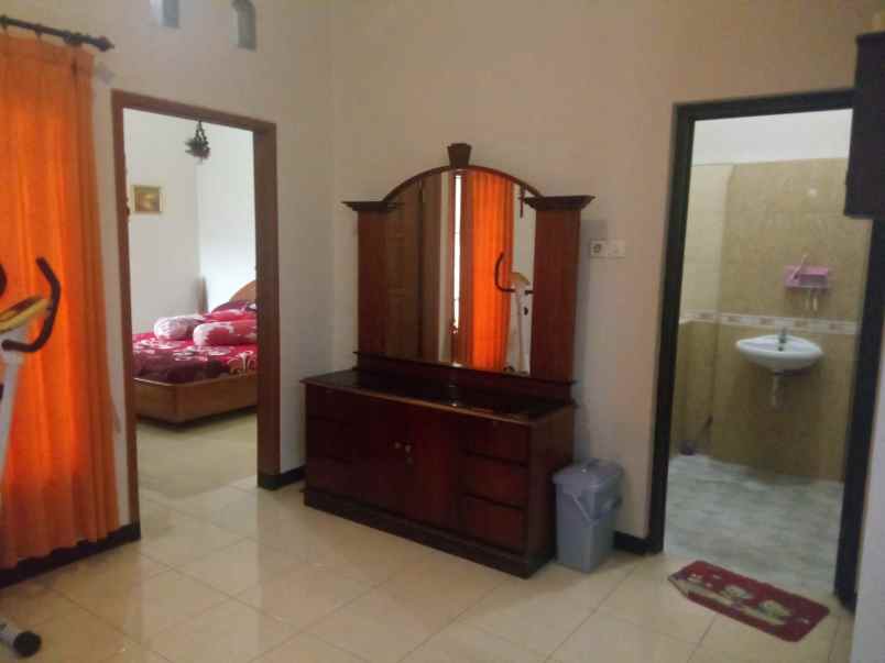dijual rumah jl mojopahit jember
