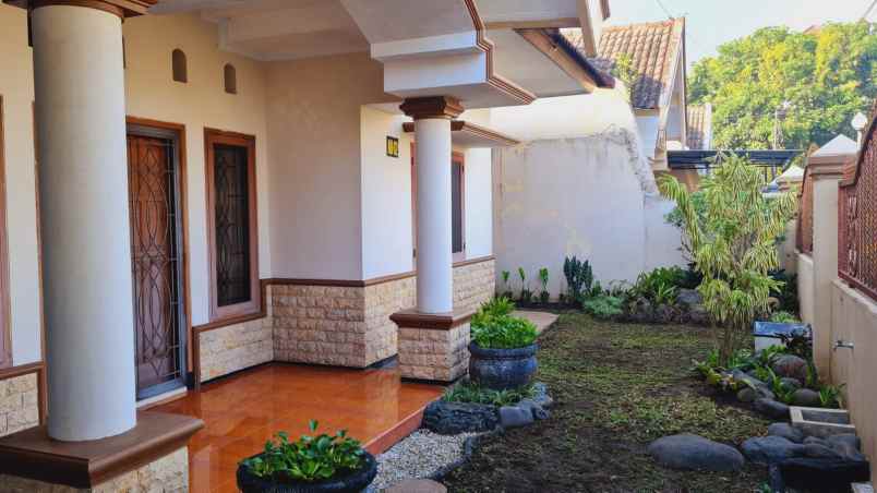 dijual rumah jl mojopahit jember