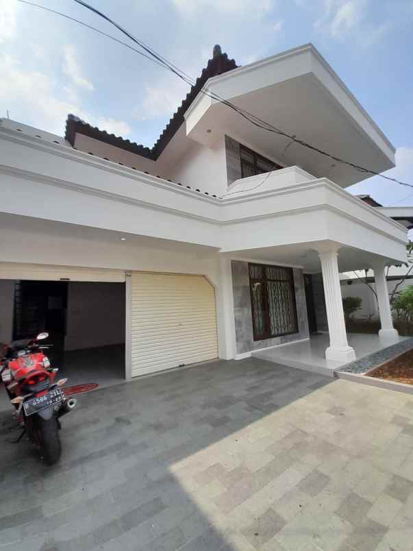 dijual rumah jl paradiso no 1 rt 4 rw 3