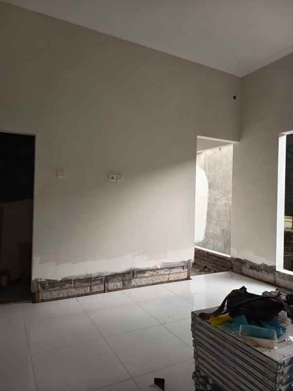 dijual rumah jl petemon