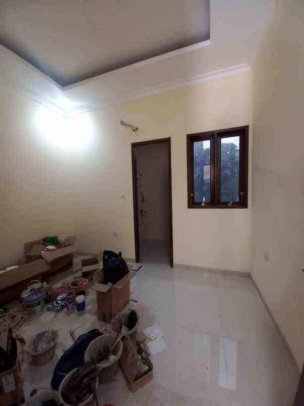 dijual rumah jl pondok kelapa duren