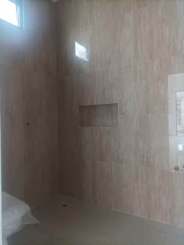 dijual rumah jl pondok kelapa duren