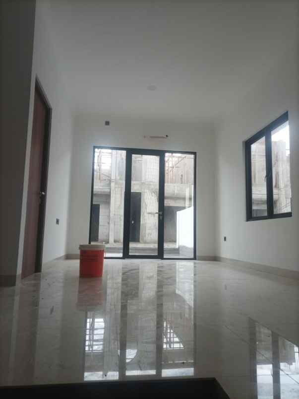 dijual rumah jl pondok kelapa duren