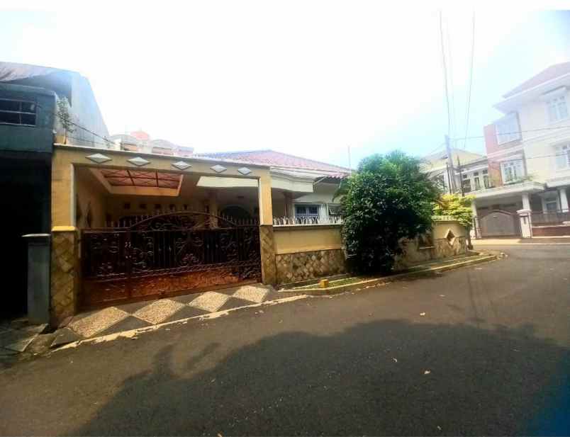 dijual rumah jl pondok kelapa duren