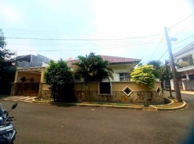 dijual rumah jl pondok kelapa duren