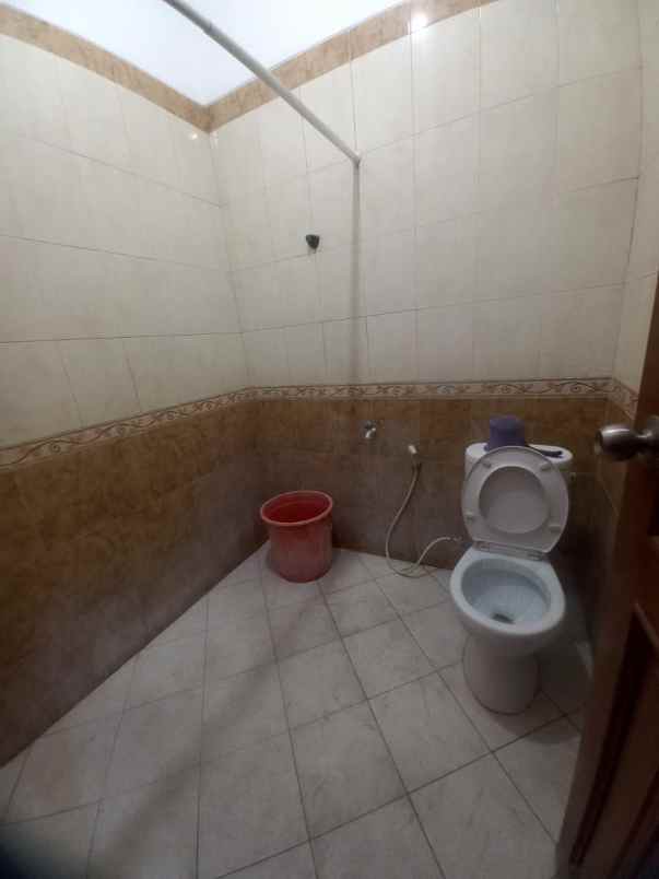 dijual rumah jl pondok kelapa duren