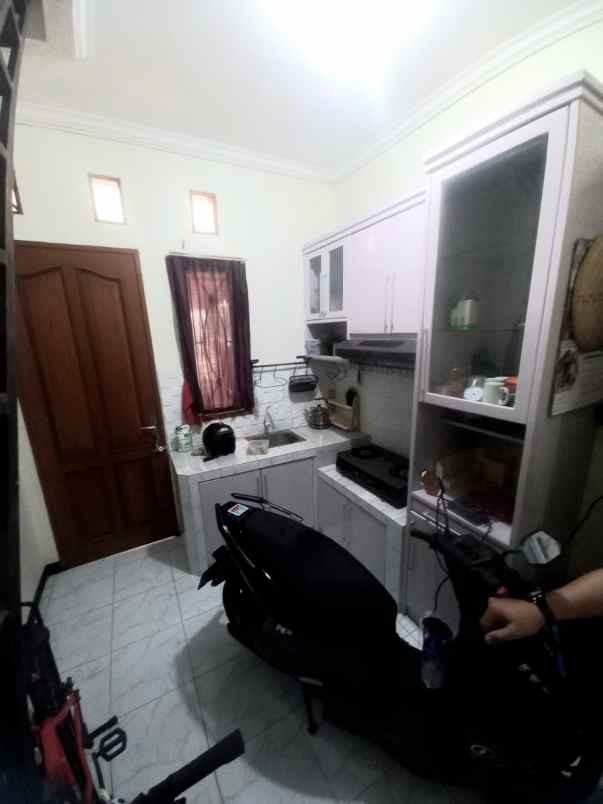 dijual rumah jl pondok kelapa duren