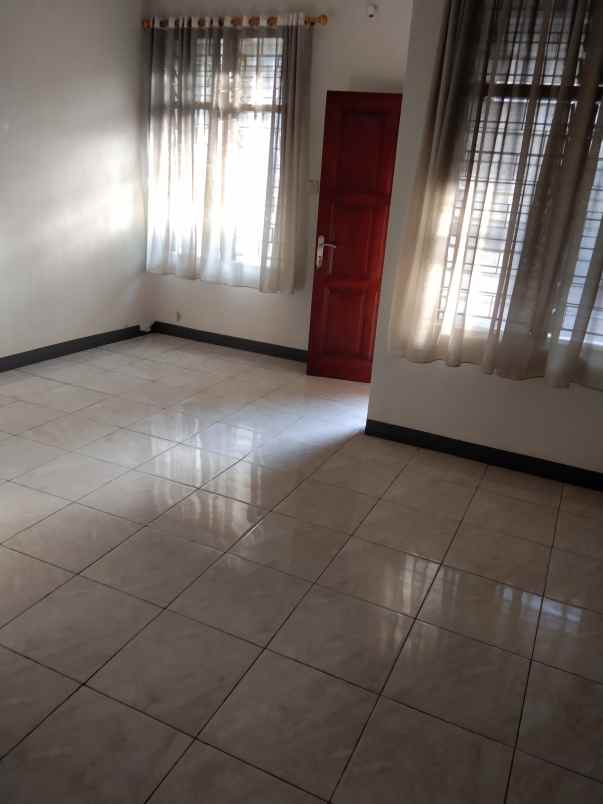 dijual rumah jl rawa bahagia raya no 19