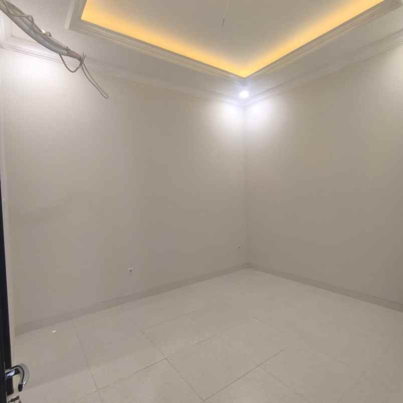 dijual rumah jl rawamangun jakarta timur