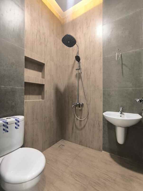 dijual rumah jl rawamangun jakarta timur