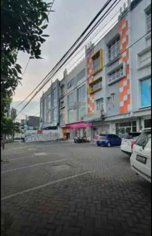 dijual rumah jl raya merr ir soekarno