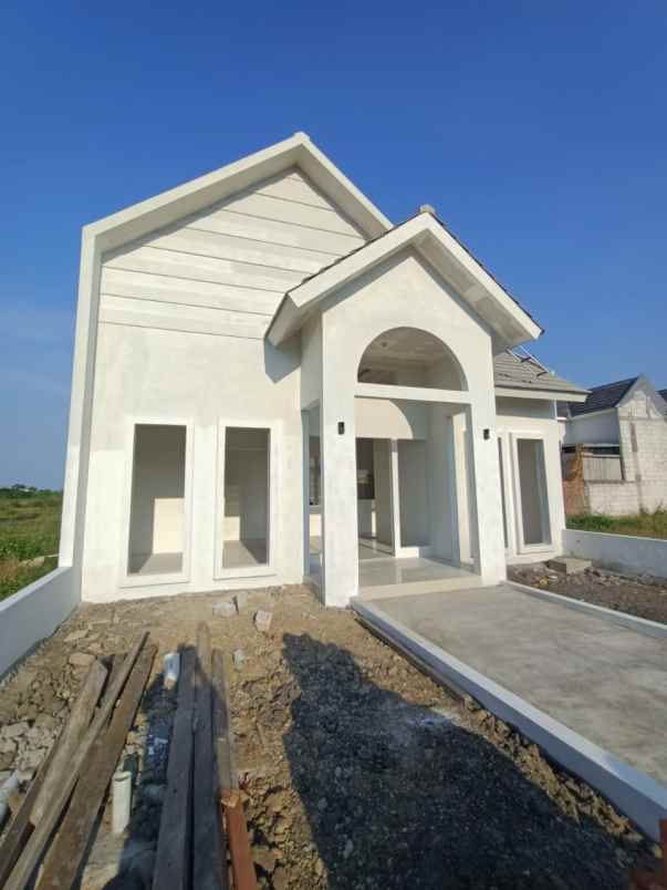 dijual rumah jl raya pesantren kec